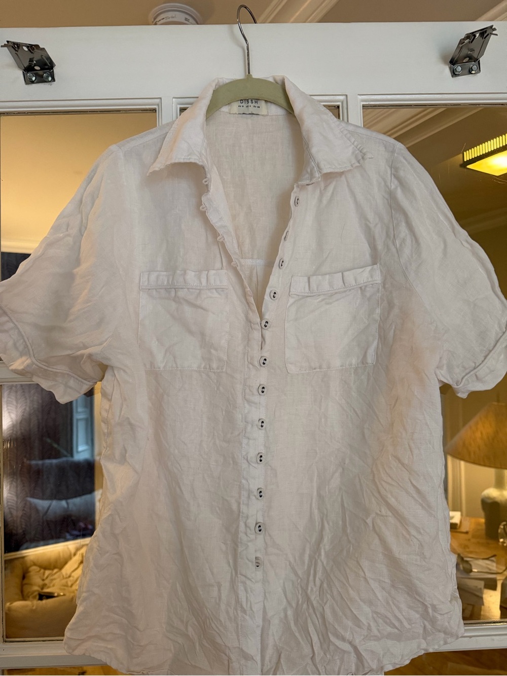 DISSH Short Sleeve White Casual Button-Down Shirt